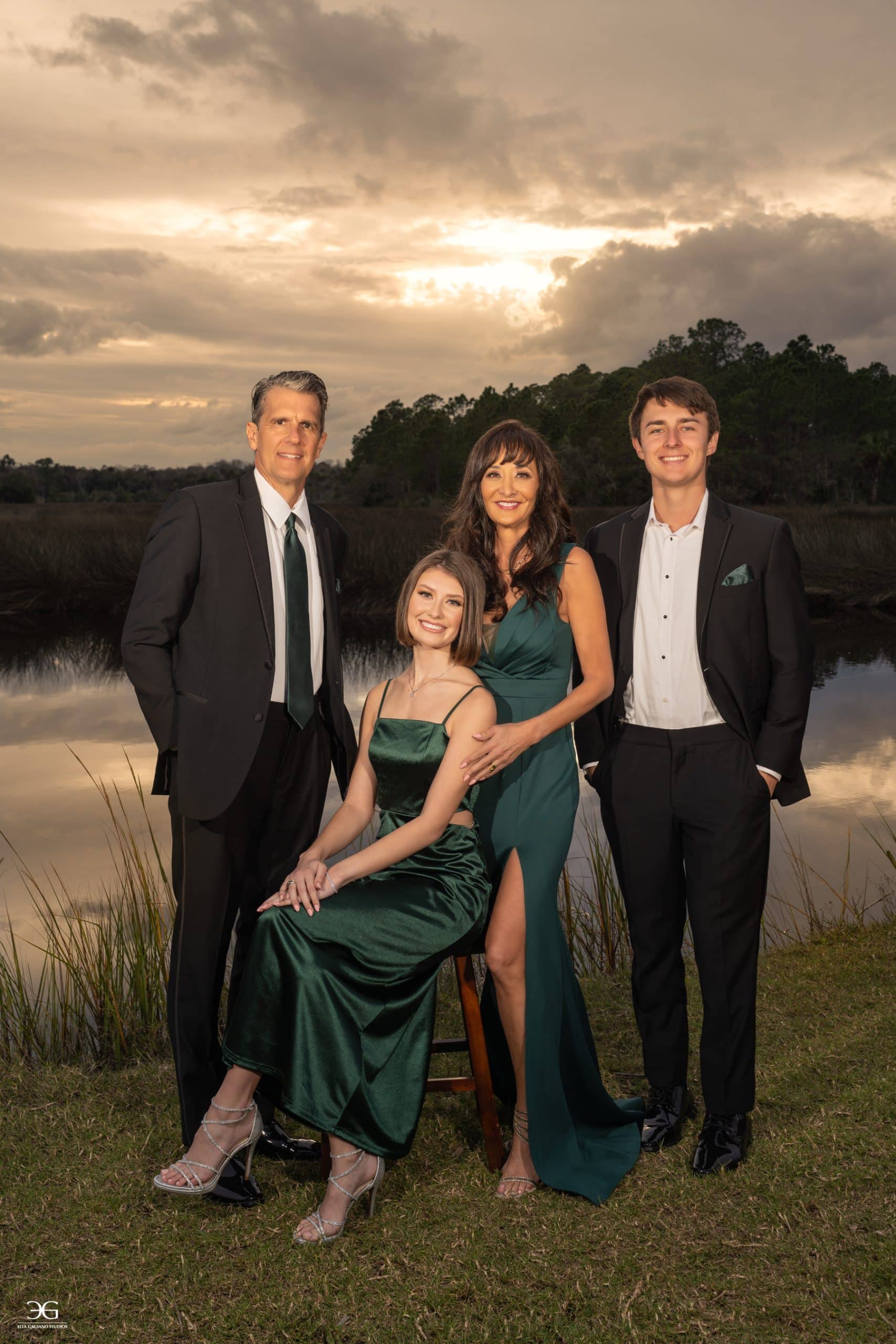 Family portrait by one of the best family photographers in Kentucky